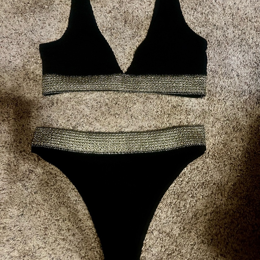 Black and Gold Bikini Set. XL. Never worn but tags removed
